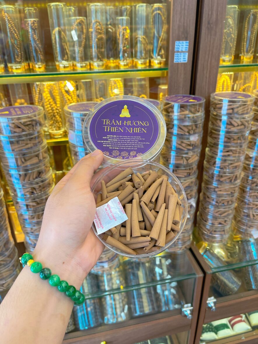 Vòng trầm hương từ thiên nhiên - Ngọc Trầm Hương Vòng trầm hương từ thiên nhiên - Ngọc Trầm Hương