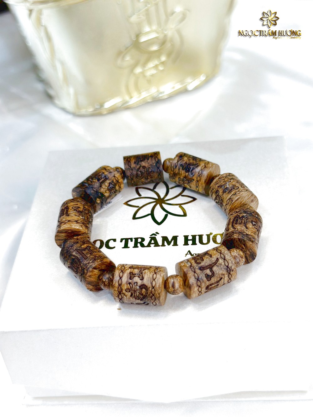 Vòng trầm hương từ thiên nhiên - Ngọc Trầm Hương Vòng Đơn trầm dó CNC 12li (1)