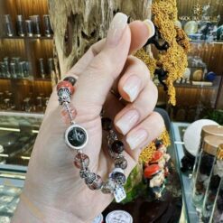 Vòng tay đá Thạch anh ưu linh đa sắc mix charm bạc