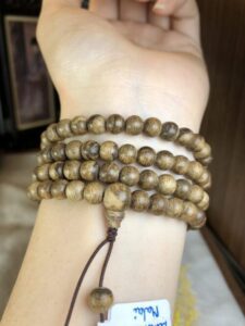Vòng trầm hương từ thiên nhiên - Ngọc Trầm Hương