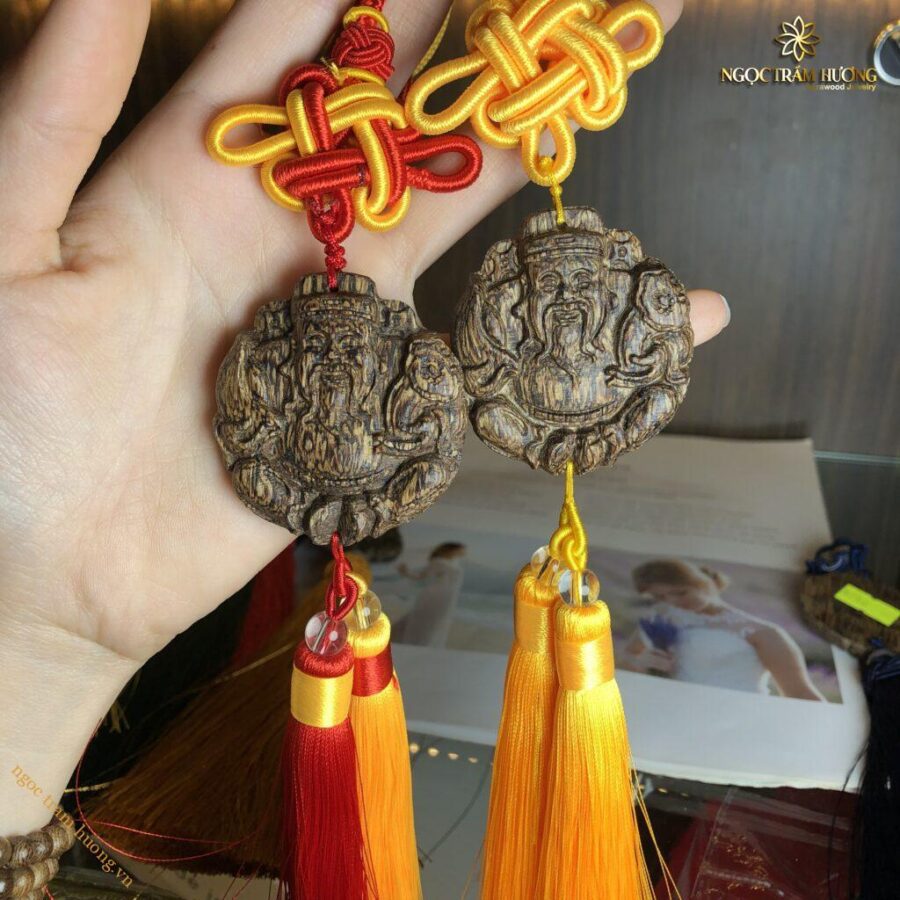 mat-than-tai-to-8 Mặt thần tài treo xe trầm tự nhiên