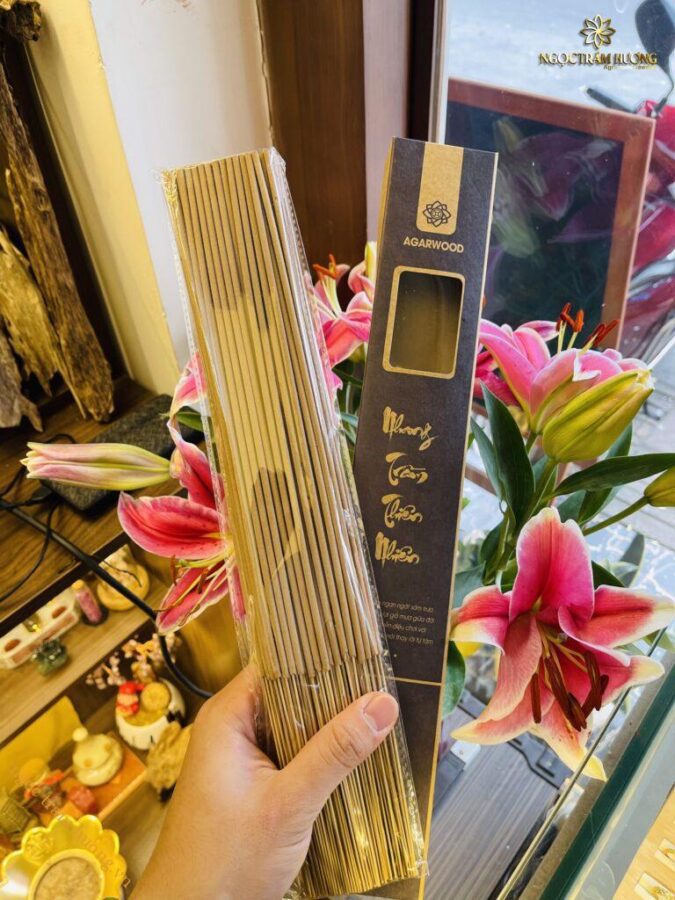 Vòng trầm hương từ thiên nhiên - Ngọc Trầm Hương Vòng trầm hương từ thiên nhiên - Ngọc Trầm Hương