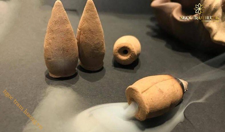 Vòng trầm hương từ thiên nhiên - Ngọc Trầm Hương Có nên đốt trầm hương trong phòng ngủ