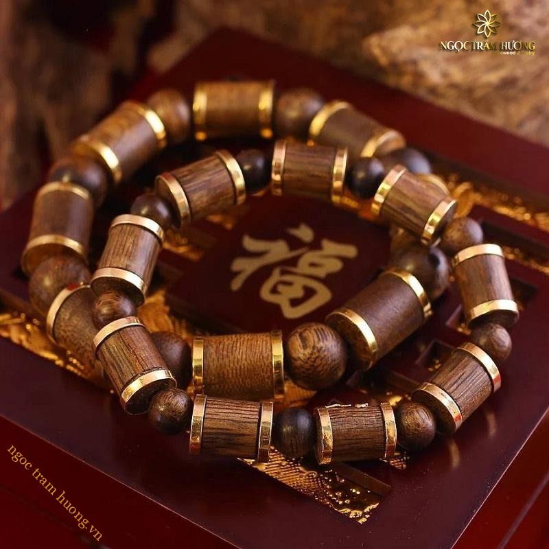 Vòng trầm hương từ thiên nhiên - Ngọc Trầm Hương Vòng trầm hương từ thiên nhiên - Ngọc Trầm Hương