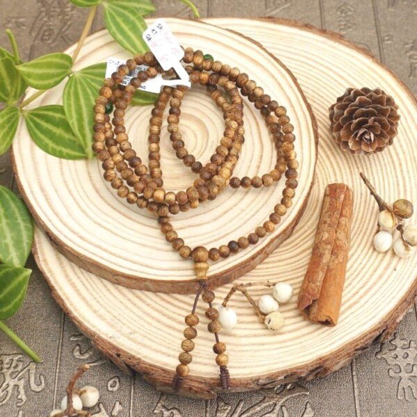 Vòng trầm banh Indo 4 li 216 hạt tự nhiên