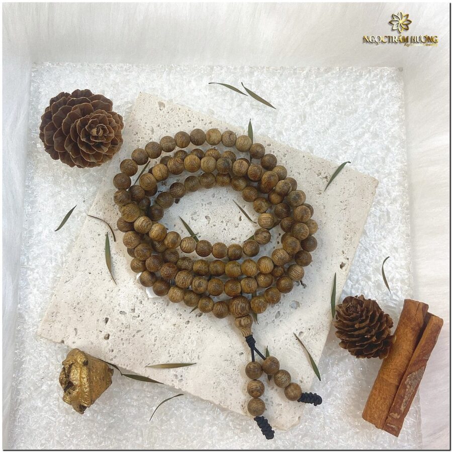 Vòng trầm hương từ thiên nhiên - Ngọc Trầm Hương Vòng trầm hương từ thiên nhiên - Ngọc Trầm Hương