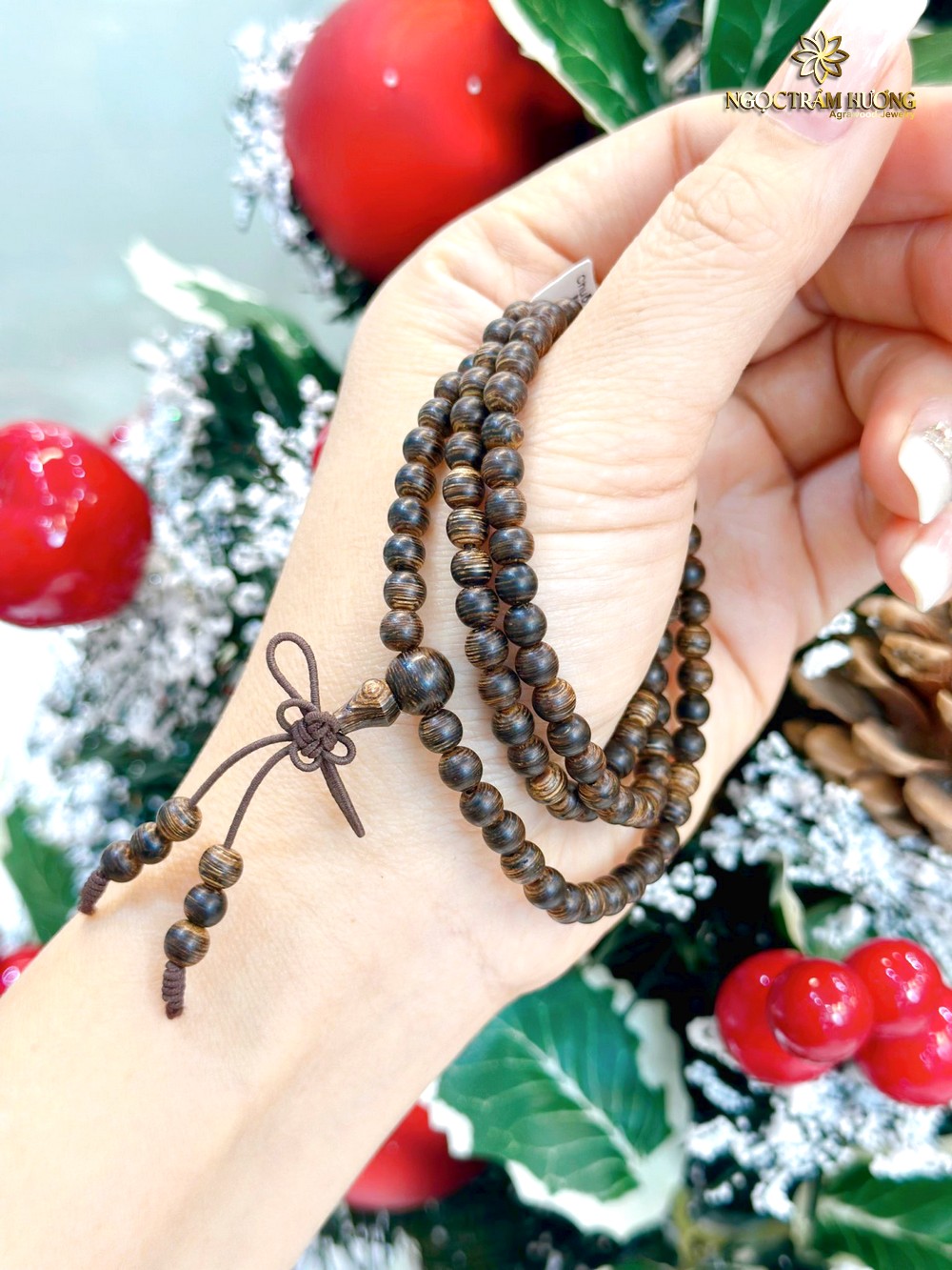 Vòng trầm hương từ thiên nhiên - Ngọc Trầm Hương Vòng trầm sánh ngang 5 li 216 hạt