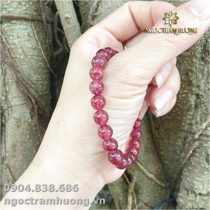 Vòng trầm hương từ thiên nhiên - Ngọc Trầm Hương Vòng tay thạch anh dâu hồng 7 li (1)